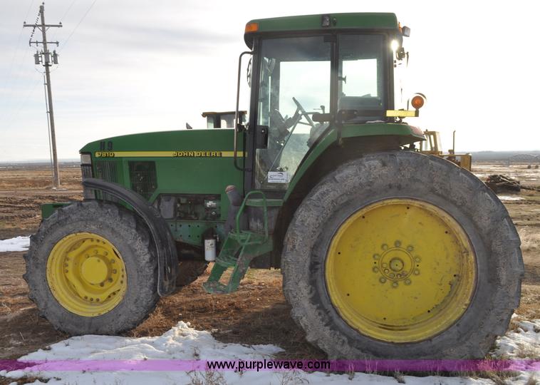 image for item G7163 2000 John Deere 7810 MFWD tractor
