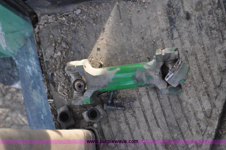 image for item G7163 2000 John Deere 7810 MFWD tractor