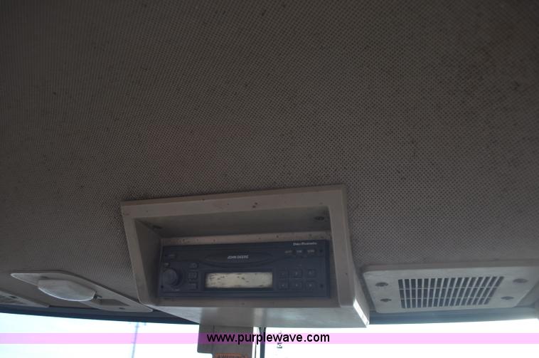 image for item G7163 2000 John Deere 7810 MFWD tractor