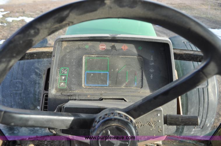 image for item G7163 2000 John Deere 7810 MFWD tractor