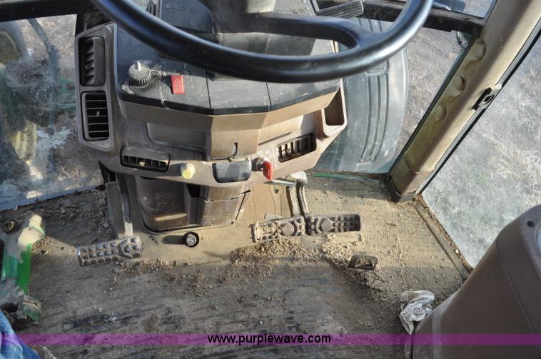 image for item G7163 2000 John Deere 7810 MFWD tractor