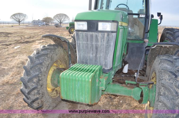 image for item G7163 2000 John Deere 7810 MFWD tractor