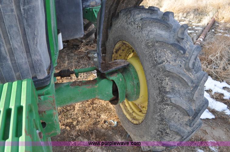 image for item G7163 2000 John Deere 7810 MFWD tractor