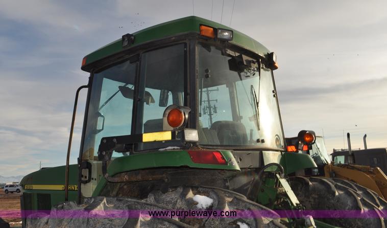 image for item G7163 2000 John Deere 7810 MFWD tractor