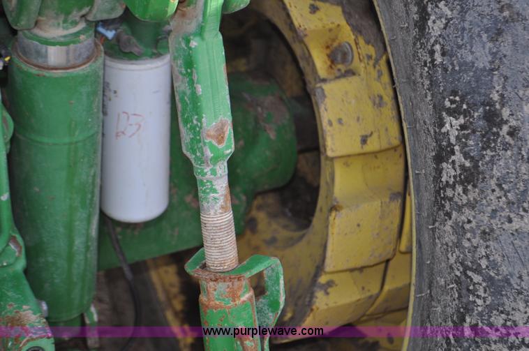 image for item G7163 2000 John Deere 7810 MFWD tractor