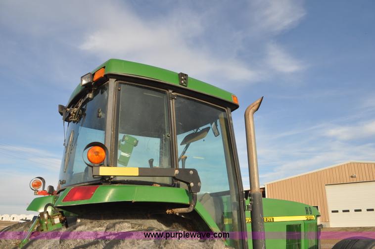 image for item G7163 2000 John Deere 7810 MFWD tractor