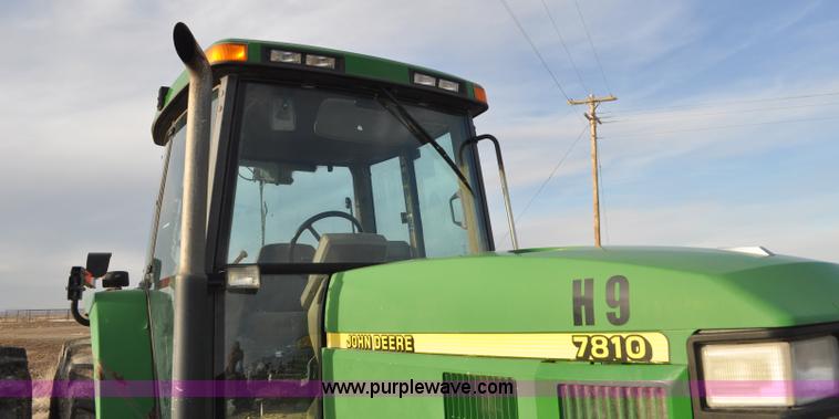 image for item G7163 2000 John Deere 7810 MFWD tractor