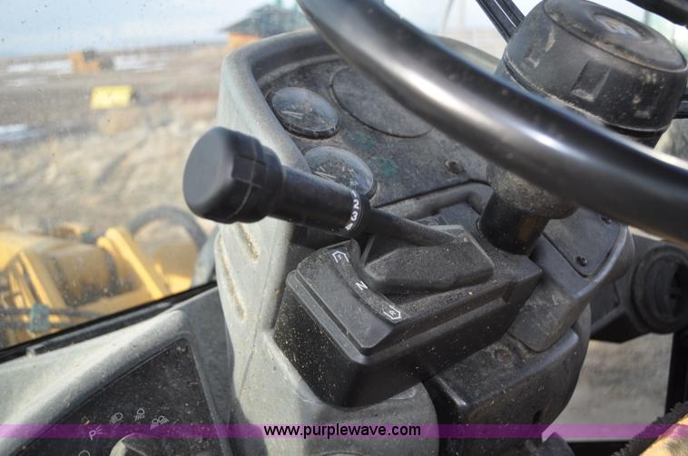 image for item G7164 2004 Caterpillar 928G wheel loader
