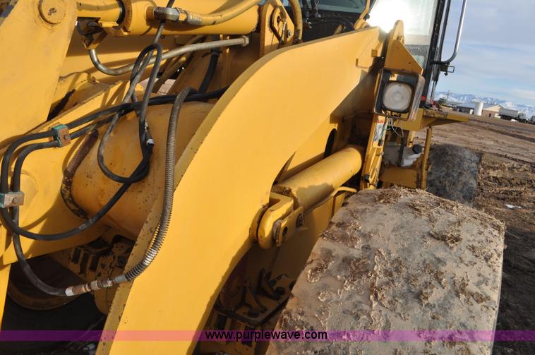 image for item G7164 2004 Caterpillar 928G wheel loader