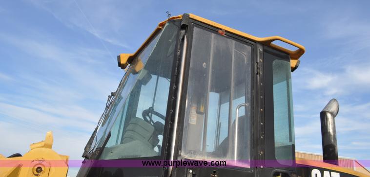 image for item G7164 2004 Caterpillar 928G wheel loader