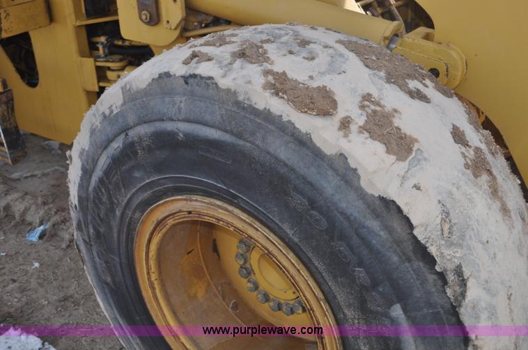 image for item G7164 2004 Caterpillar 928G wheel loader