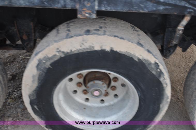 image for item G7168 1996 KD King end dump trailer