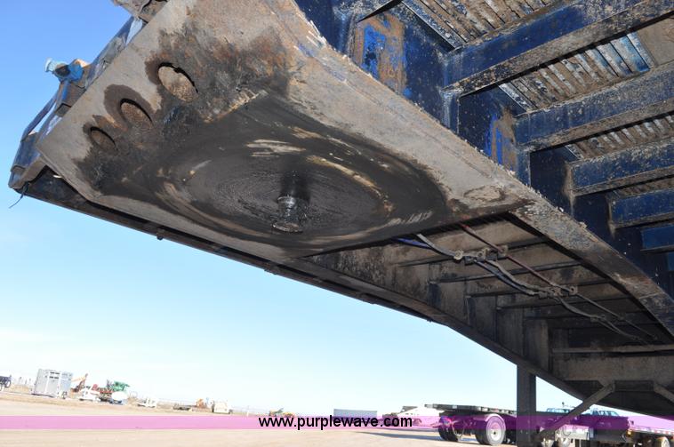 image for item G7169 1995 Fontaine flatbed trailer