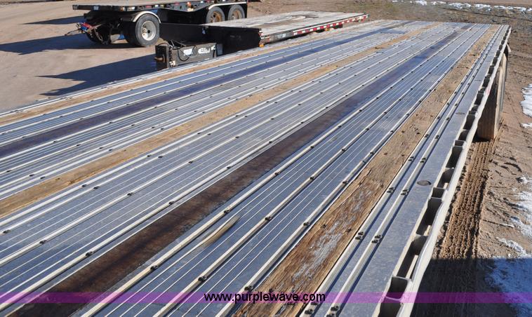 image for item G7169 1995 Fontaine flatbed trailer