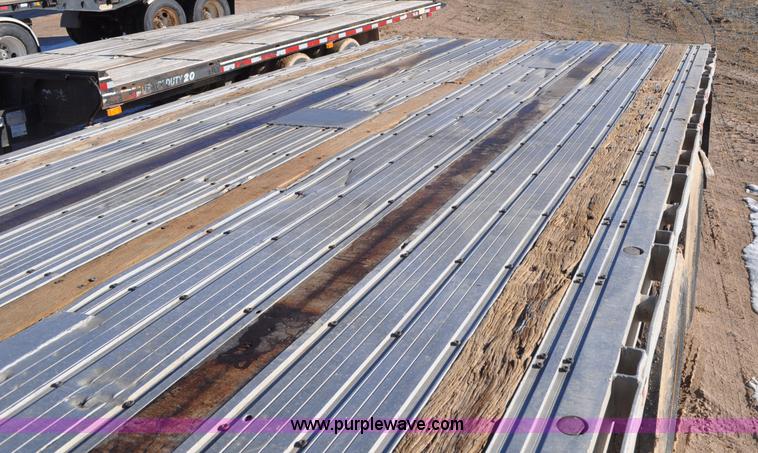 image for item G7169 1995 Fontaine flatbed trailer