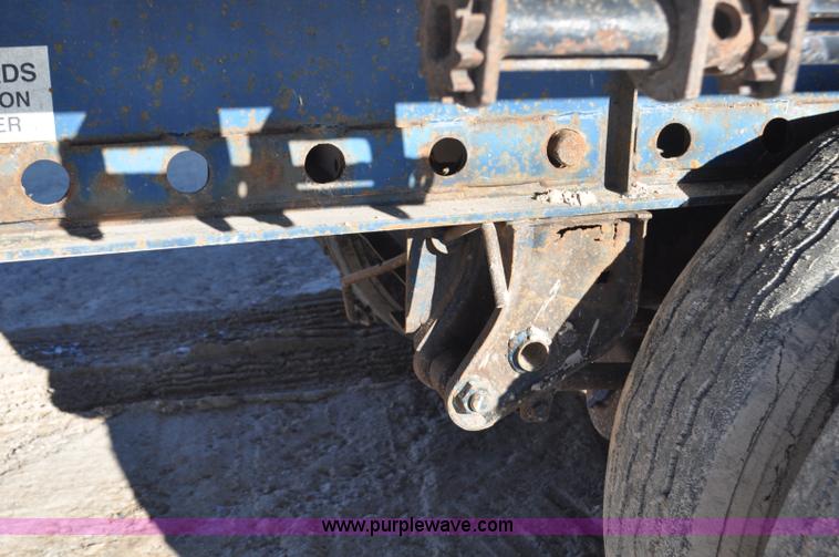 image for item G7169 1995 Fontaine flatbed trailer