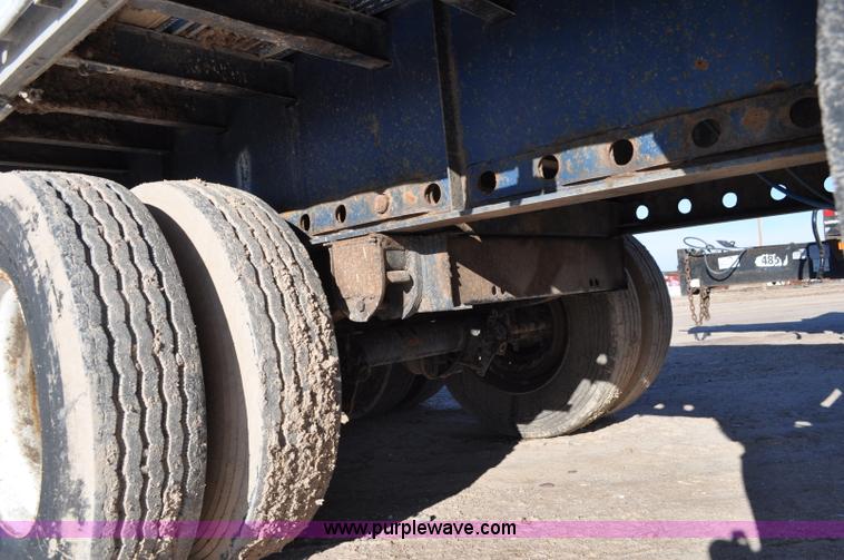 image for item G7169 1995 Fontaine flatbed trailer
