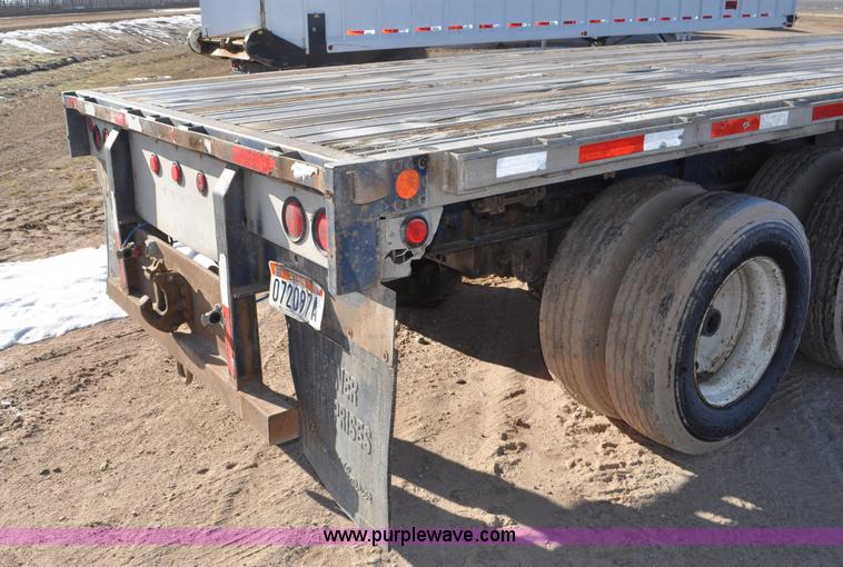 image for item G7169 1995 Fontaine flatbed trailer