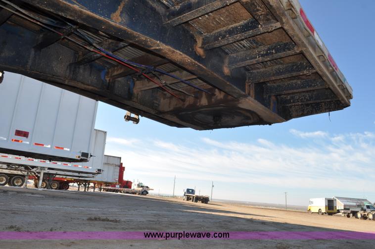 image for item G7169 1995 Fontaine flatbed trailer