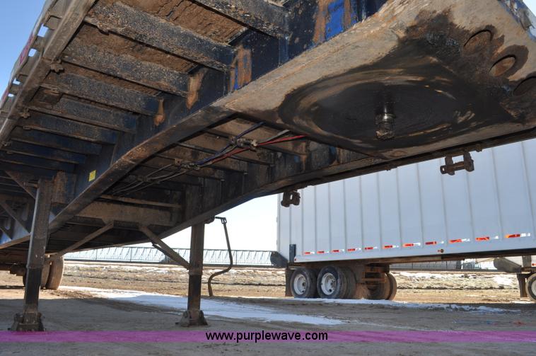 image for item G7169 1995 Fontaine flatbed trailer