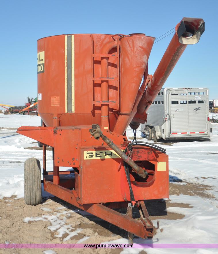 image for item G7171 Gehl 100 grinder mixer