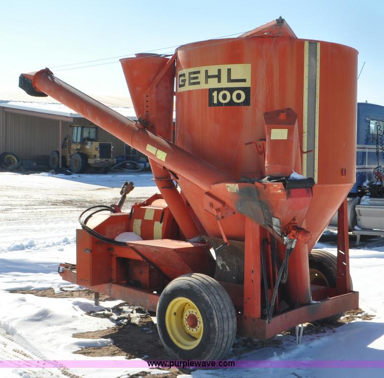 image for item G7171 Gehl 100 grinder mixer