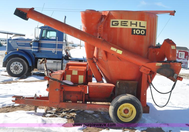 image for item G7171 Gehl 100 grinder mixer