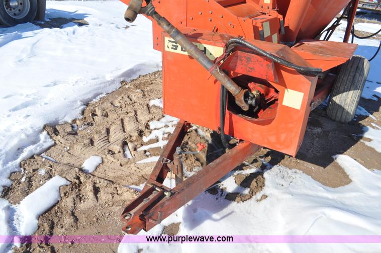 image for item G7171 Gehl 100 grinder mixer