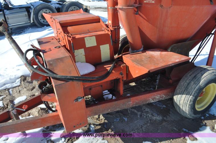 image for item G7171 Gehl 100 grinder mixer