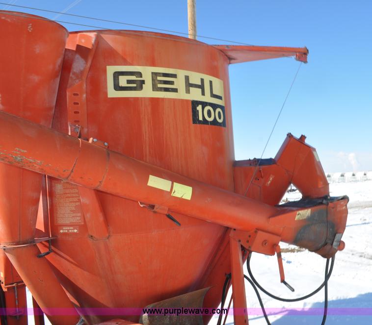 image for item G7171 Gehl 100 grinder mixer