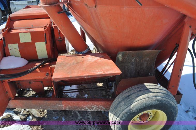 image for item G7171 Gehl 100 grinder mixer