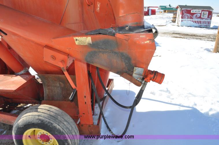 image for item G7171 Gehl 100 grinder mixer