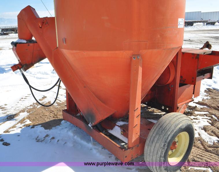 image for item G7171 Gehl 100 grinder mixer