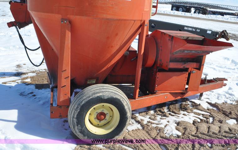 image for item G7171 Gehl 100 grinder mixer