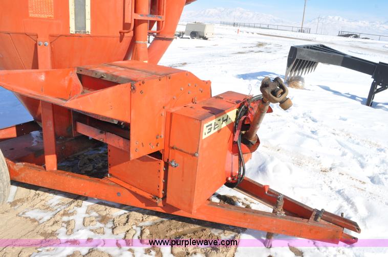 image for item G7171 Gehl 100 grinder mixer