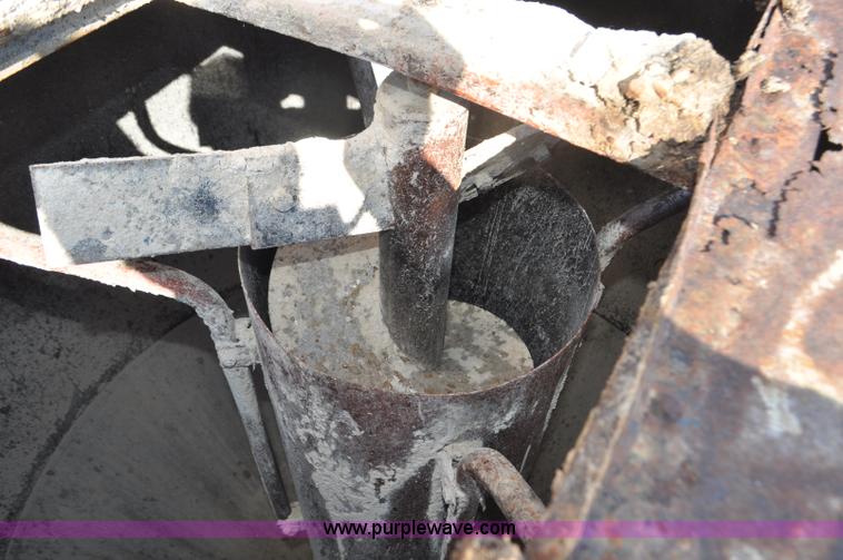 image for item G7171 Gehl 100 grinder mixer