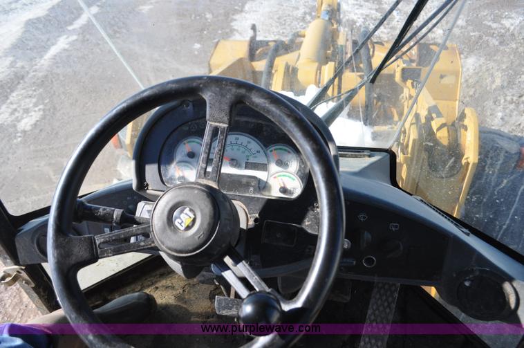 image for item G7173 2004 Caterpillar 928G wheel loader