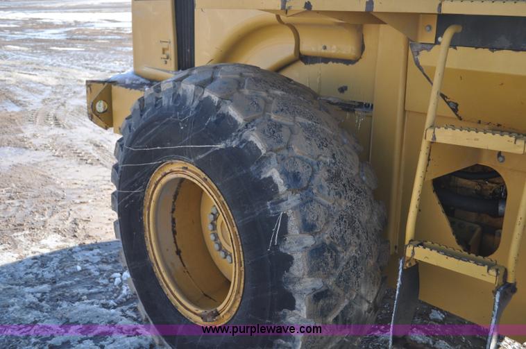 image for item G7173 2004 Caterpillar 928G wheel loader
