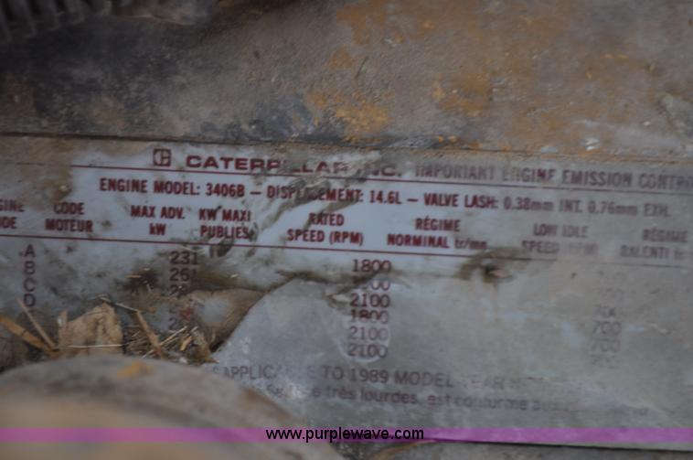 image for item G7174 1990 International F9370 semi truck