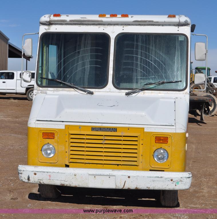 image for item G7177 1994 GMC Grumman P35 delivery van