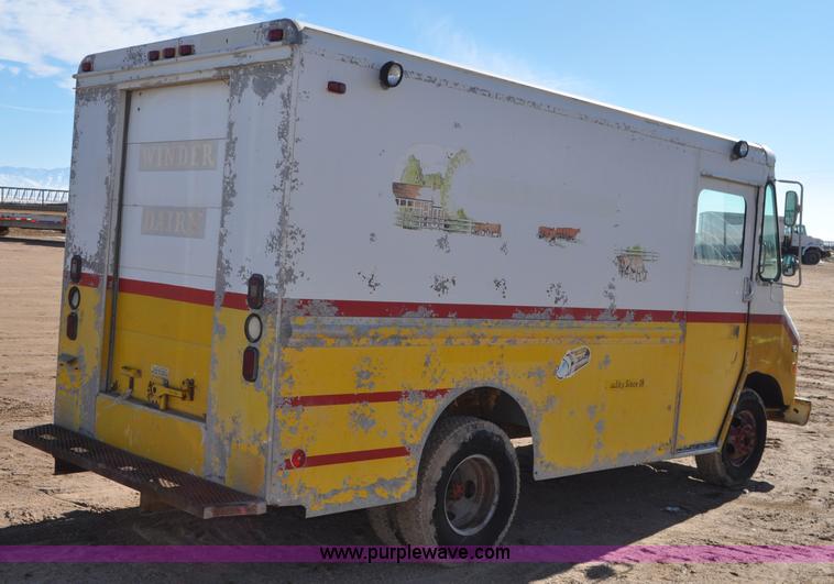 image for item G7177 1994 GMC Grumman P35 delivery van