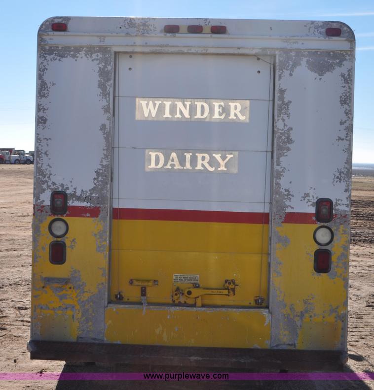 image for item G7177 1994 GMC Grumman P35 delivery van