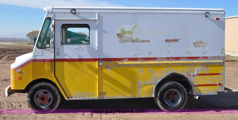 image for item G7177 1994 GMC Grumman P35 delivery van