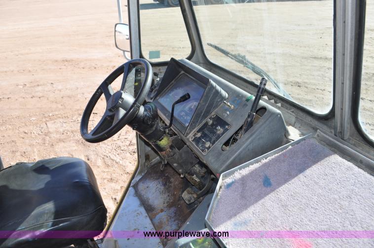 image for item G7177 1994 GMC Grumman P35 delivery van