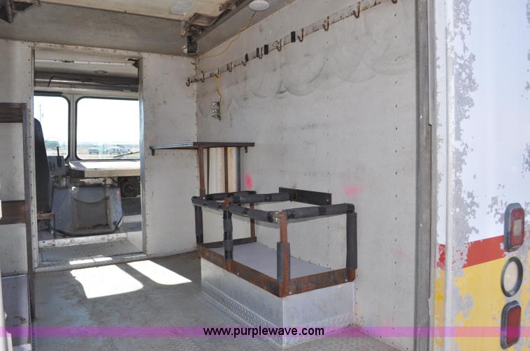 image for item G7177 1994 GMC Grumman P35 delivery van