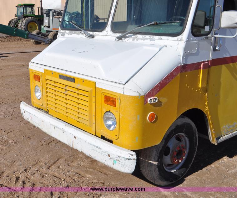 image for item G7177 1994 GMC Grumman P35 delivery van