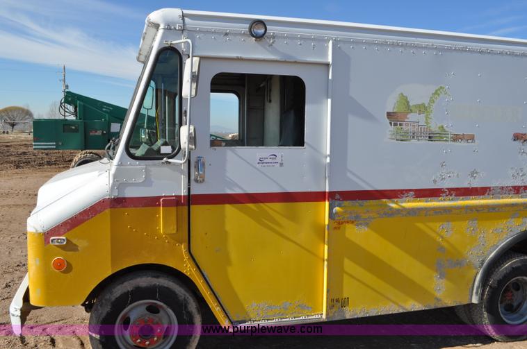 image for item G7177 1994 GMC Grumman P35 delivery van