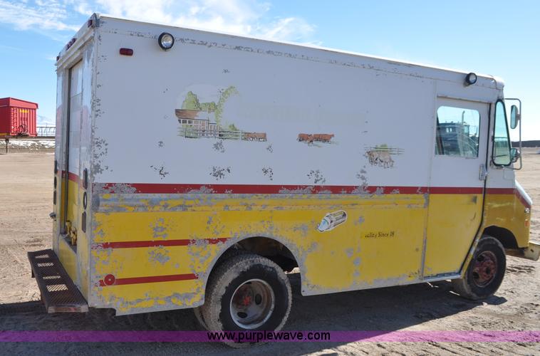 image for item G7177 1994 GMC Grumman P35 delivery van