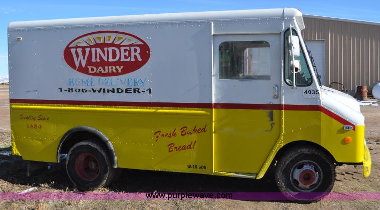 image for item G7179 1994 GMC Grumman P35 delivery van