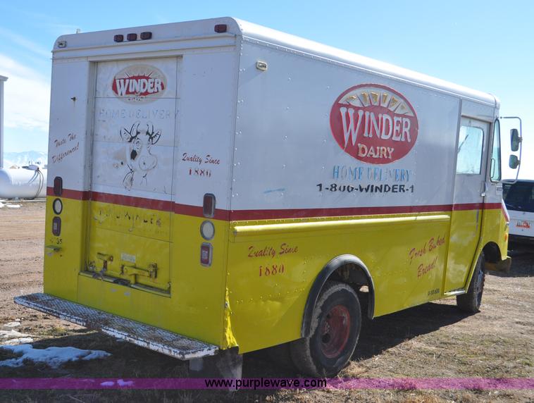 image for item G7179 1994 GMC Grumman P35 delivery van